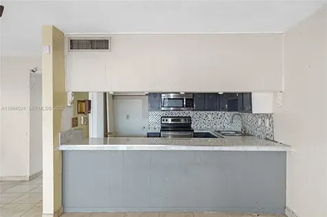 7205 W 2nd Lane Hialeah FL 33014