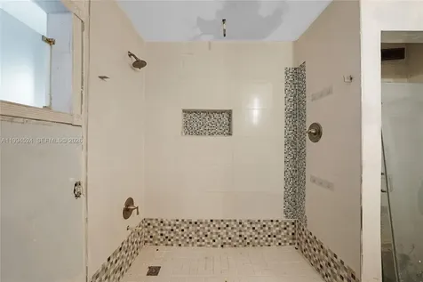 7205 W 2nd Lane Hialeah FL 33014