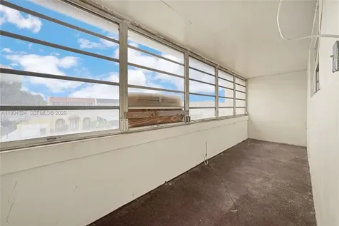 7205 W 2nd Lane Hialeah FL 33014