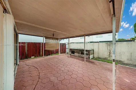 7205 W 2nd Lane Hialeah FL 33014