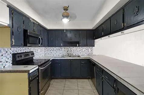 7205 W 2nd Lane Hialeah FL 33014