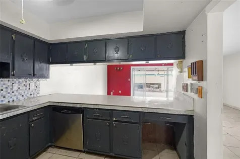 7205 W 2nd Lane Hialeah FL 33014
