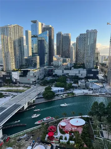 350 S Miami Avenue Miami FL 33130