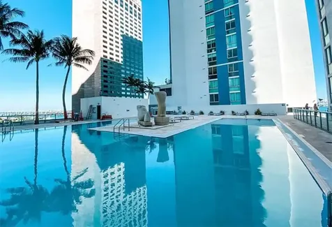 325 S Biscayne Boulevard Miami FL 33131