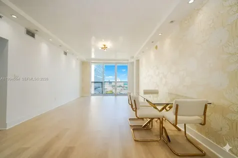 325 S Biscayne Boulevard Miami FL 33131