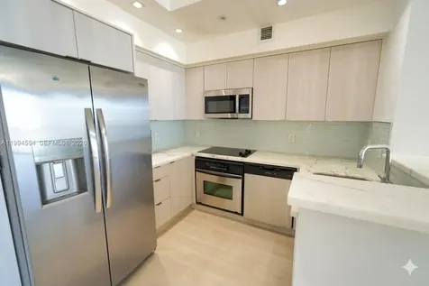 325 S Biscayne Boulevard Miami FL 33131