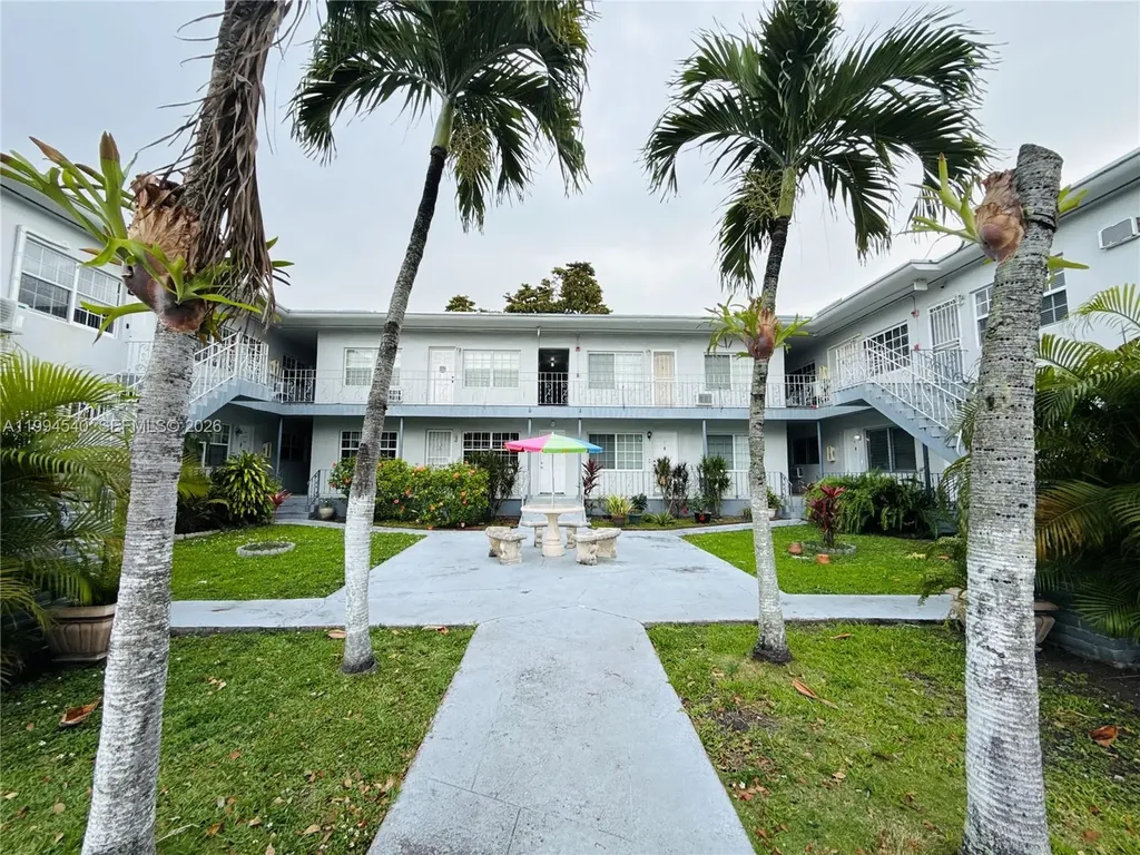 555 SW 16th Avenue Miami FL 33135
