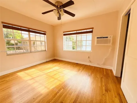 555 SW 16th Avenue Miami FL 33135