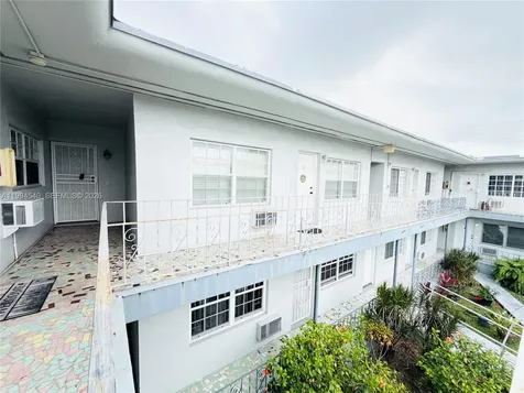 555 SW 16th Avenue Miami FL 33135