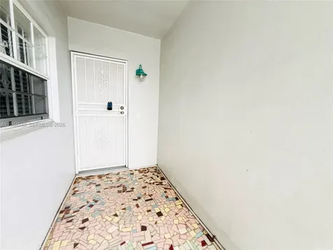 555 SW 16th Avenue Miami FL 33135