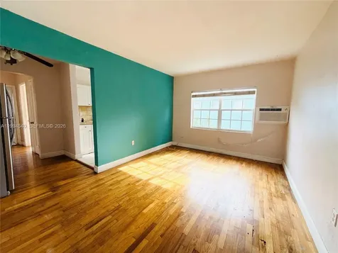 555 SW 16th Avenue Miami FL 33135