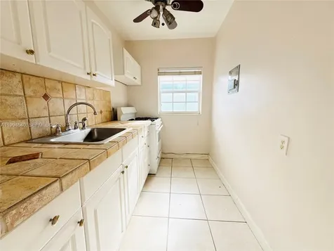 555 SW 16th Avenue Miami FL 33135