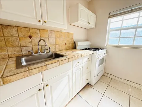 555 SW 16th Avenue Miami FL 33135