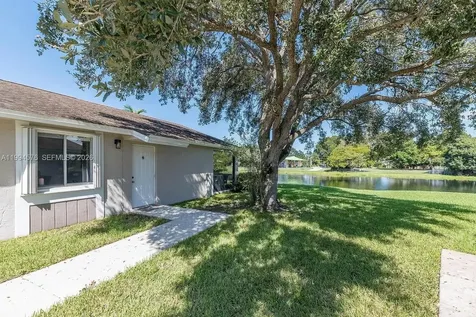 518 Woodgate Circle Sunrise FL 33326