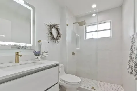 518 Woodgate Circle Sunrise FL 33326