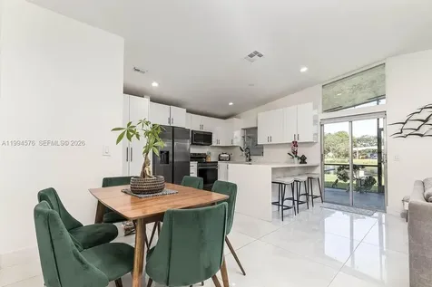 518 Woodgate Circle Sunrise FL 33326