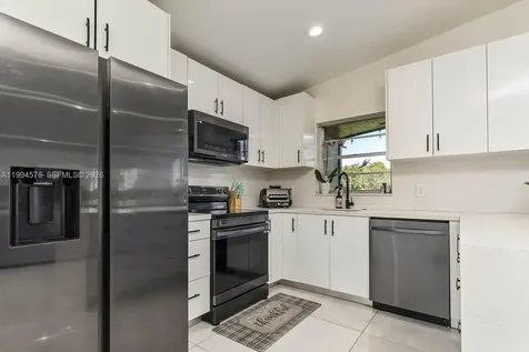 518 Woodgate Circle Sunrise FL 33326