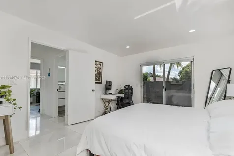 518 Woodgate Circle Sunrise FL 33326