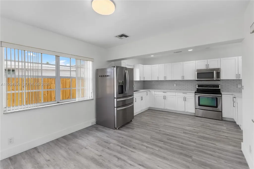 6820 Park Street Hollywood FL 33024