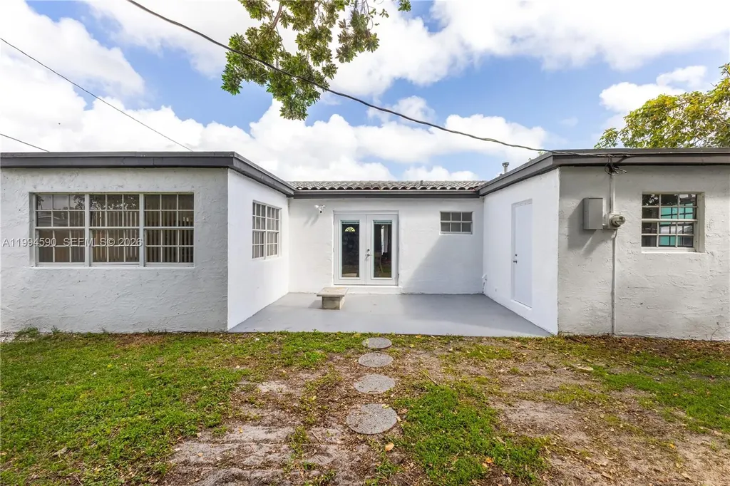 6820 Park Street Hollywood FL 33024