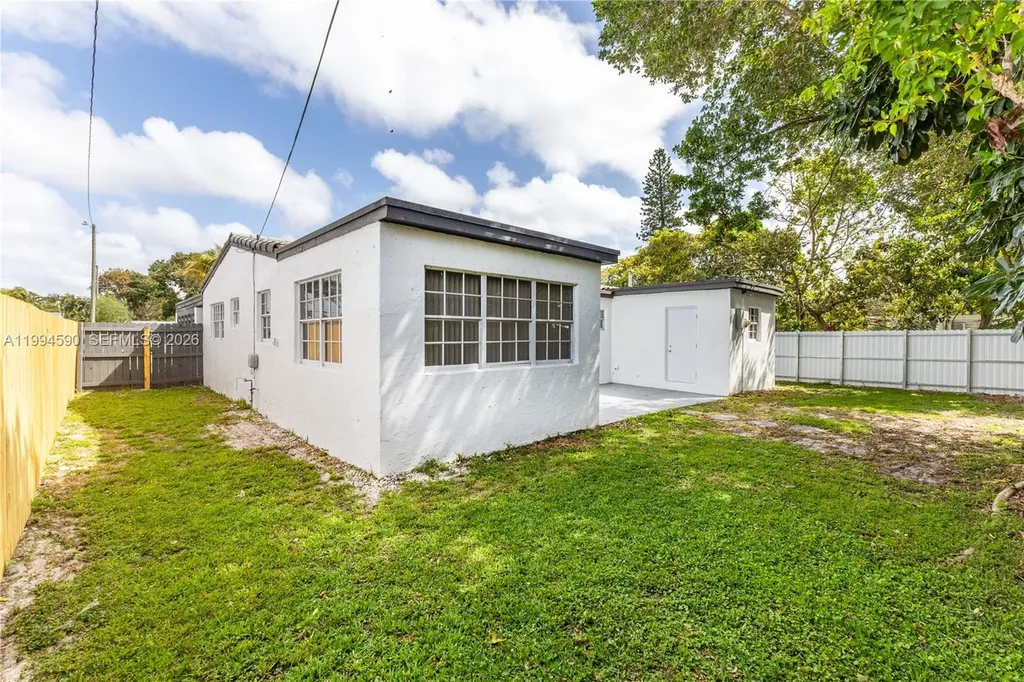 6820 Park Street Hollywood FL 33024