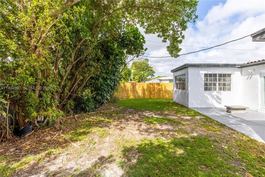 6820 Park Street Hollywood FL 33024