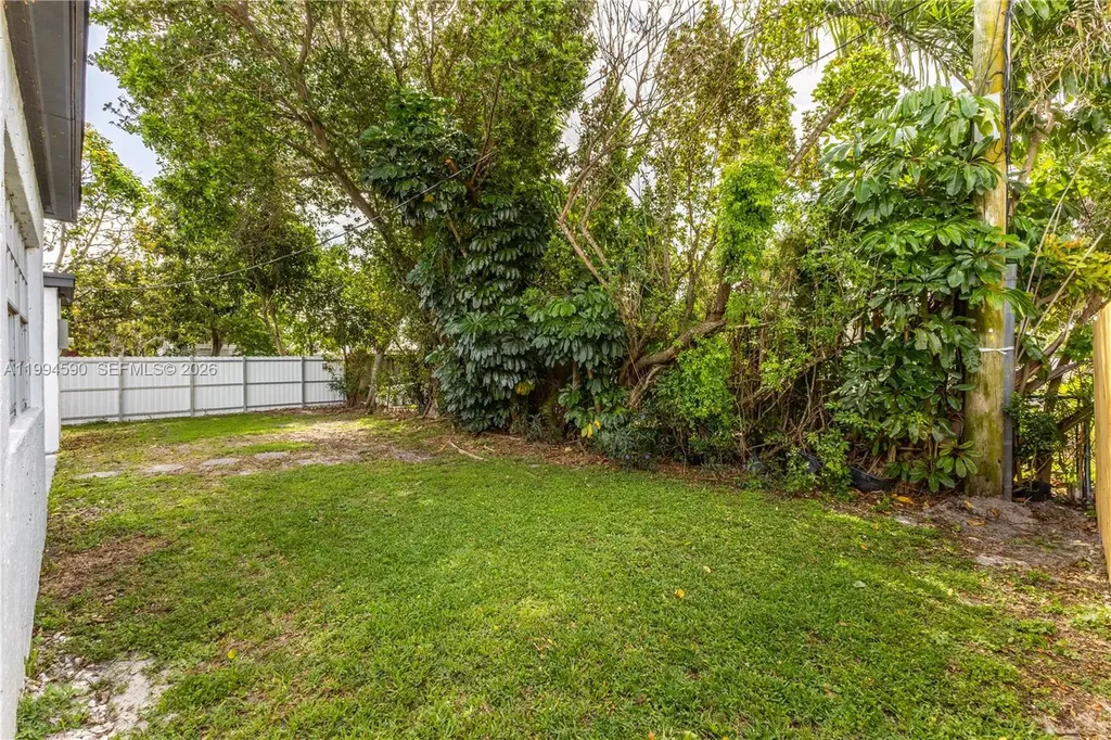 6820 Park Street Hollywood FL 33024