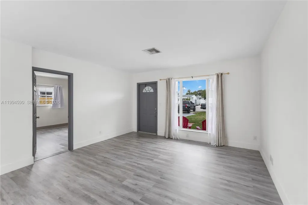 6820 Park Street Hollywood FL 33024