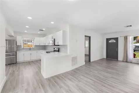 6820 Park Street Hollywood FL 33024
