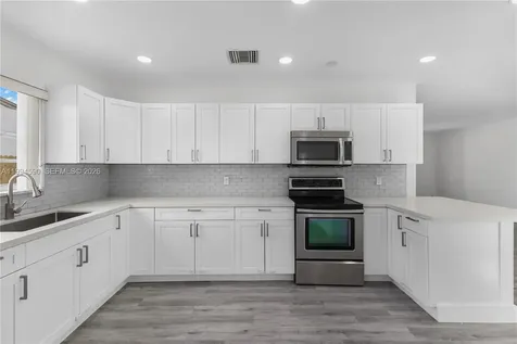 6820 Park Street Hollywood FL 33024