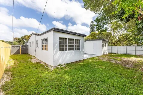 6820 Park Street Hollywood FL 33024