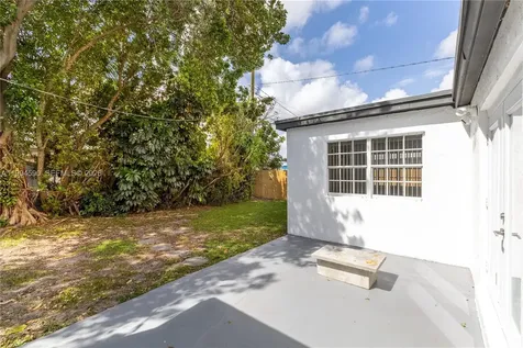 6820 Park Street Hollywood FL 33024
