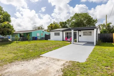 6820 Park Street Hollywood FL 33024