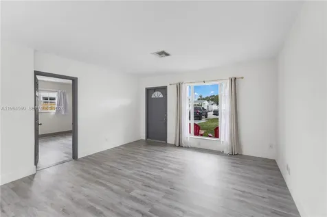 6820 Park Street Hollywood FL 33024