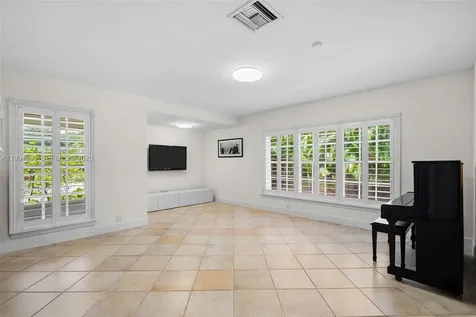 6801 SW 126th Terrace Pinecrest FL 33156