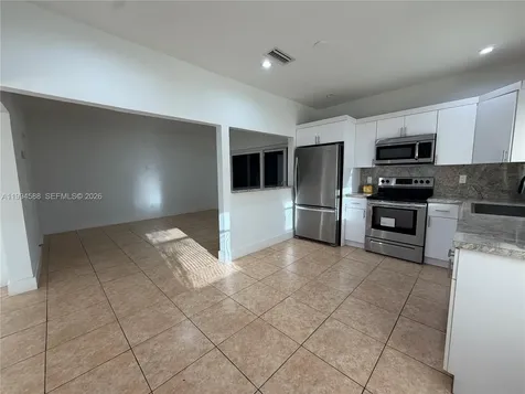 3373 SW 29th Terrace Miami FL 33133