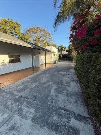 3373 SW 29th Terrace Miami FL 33133