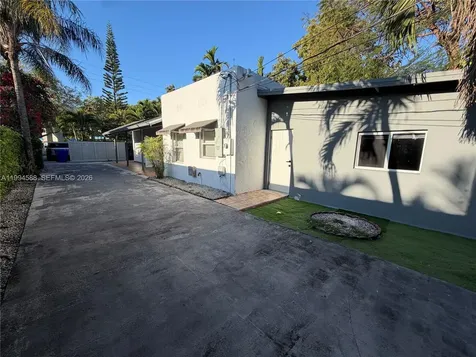 3373 SW 29th Terrace Miami FL 33133
