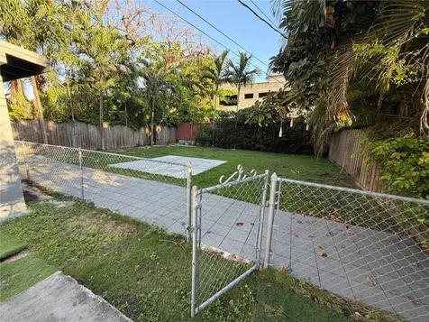 3373 SW 29th Terrace Miami FL 33133