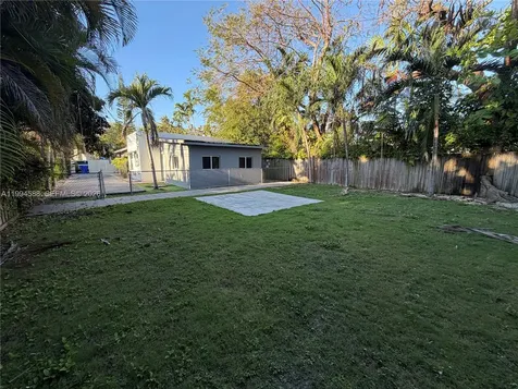 3373 SW 29th Terrace Miami FL 33133