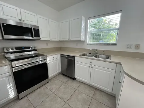 9363 SW 219th Street Cutler Bay FL 33190