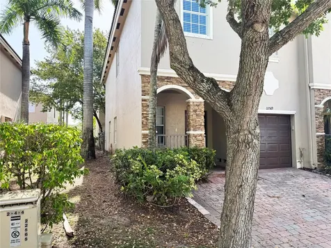 22569 SW 89th Place Cutler Bay FL 33190