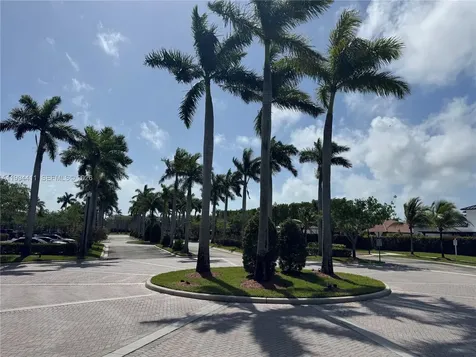 22569 SW 89th Place Cutler Bay FL 33190