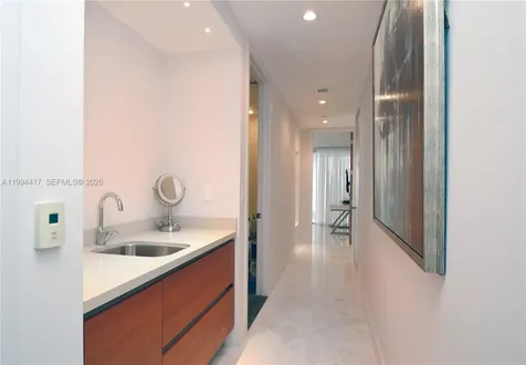 1100 Biscayne Boulevard Miami FL 33132
