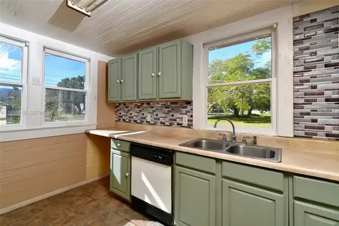 3381 Edgewood Avenue Fort Myers FL 33916