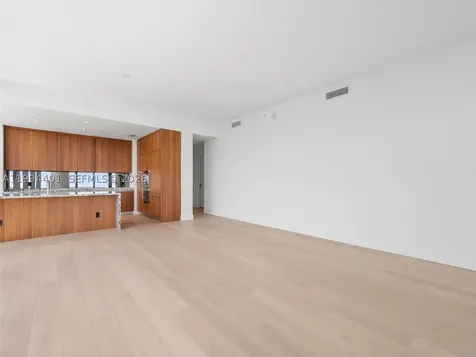 175 SE 25th Road Miami FL 33129