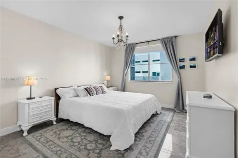 110 Washington Avenue Miami Beach FL 33139