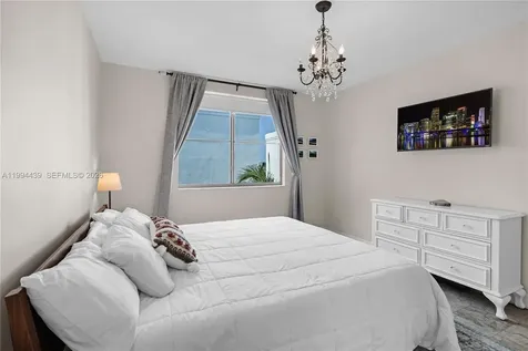 110 Washington Avenue Miami Beach FL 33139