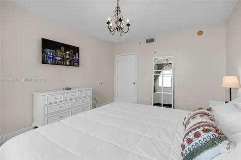110 Washington Avenue Miami Beach FL 33139