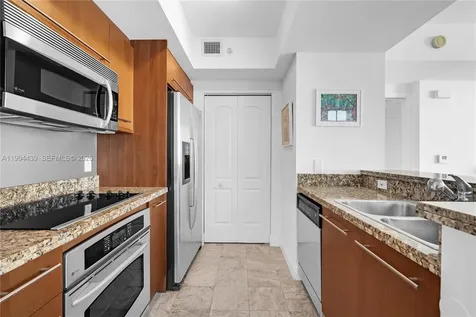 110 Washington Avenue Miami Beach FL 33139